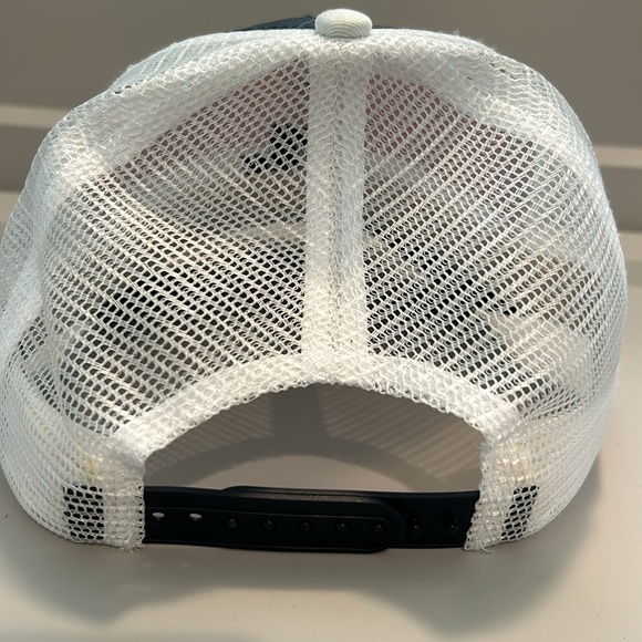 Howies Hockey Gear Mesh White/orange/black logo hat. SnapBack Os Fits most - Picture 4 of 6